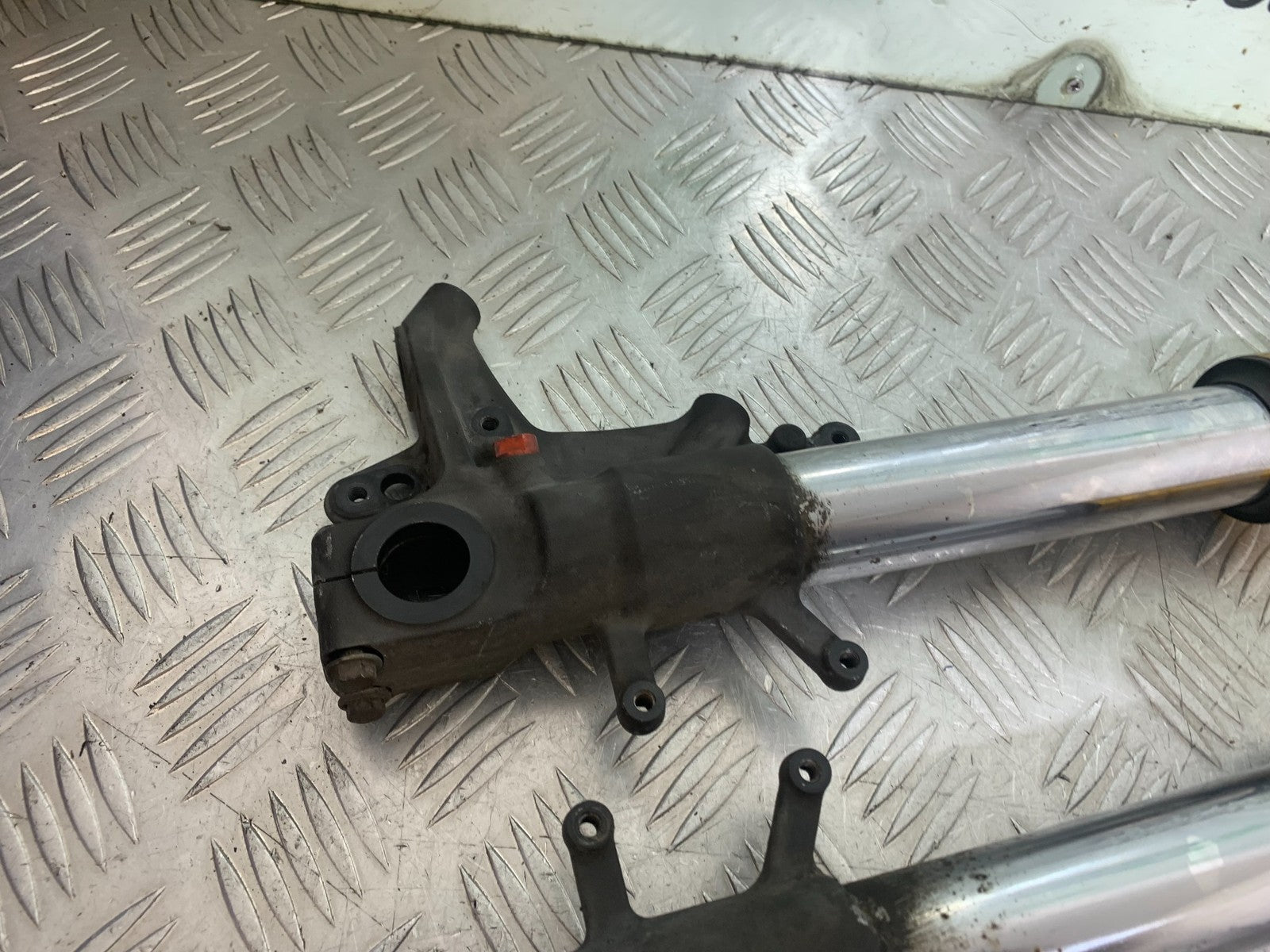 SUZUKI DL1000 V-STROM FORKS  YEAR 2014-2019 (CMB1325)