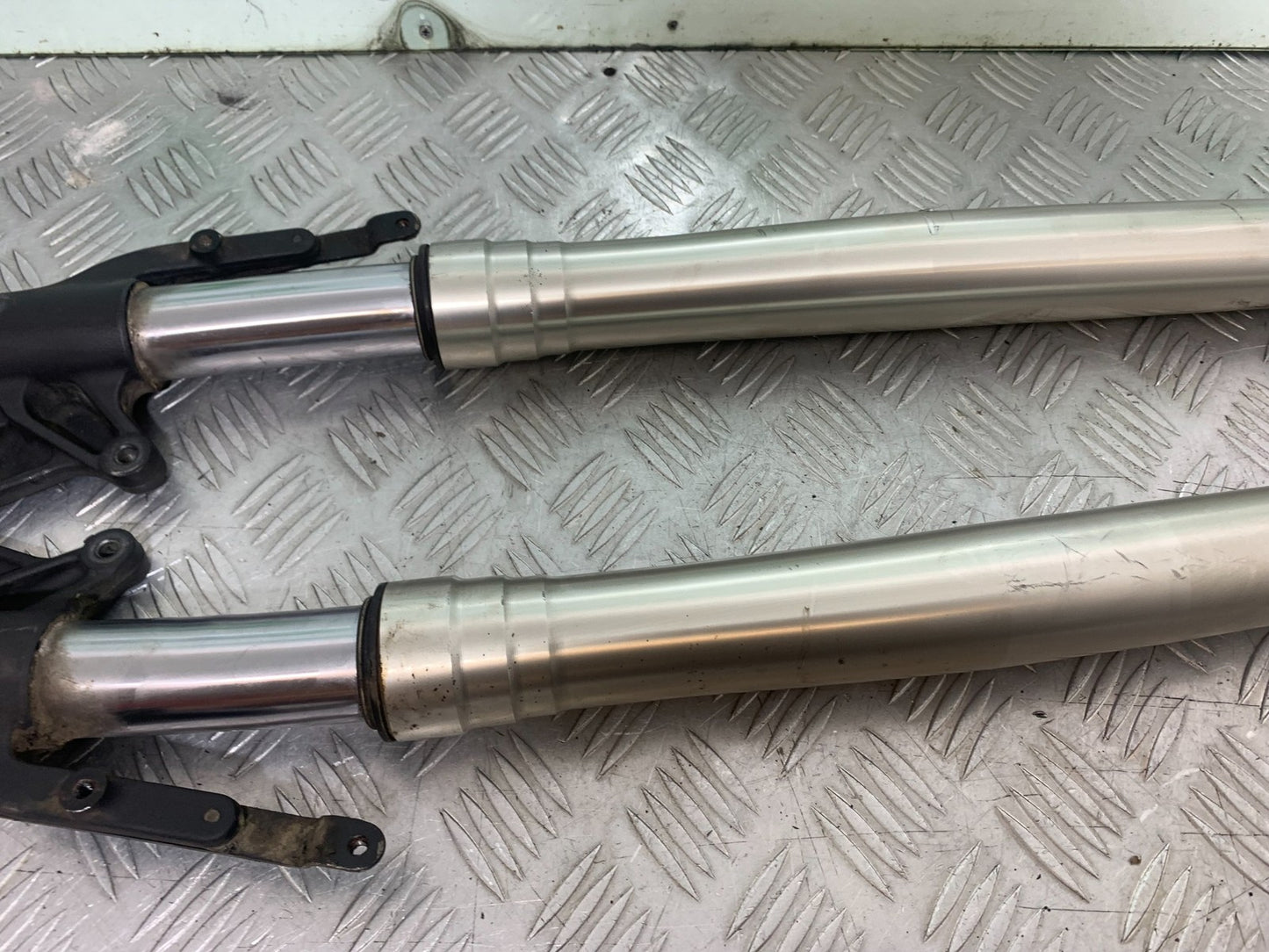 TRIUMPH TIGER 800 XRT FORKS (DAMAGED SOLD AS PARTS)   2018-2020 (CMB1193)