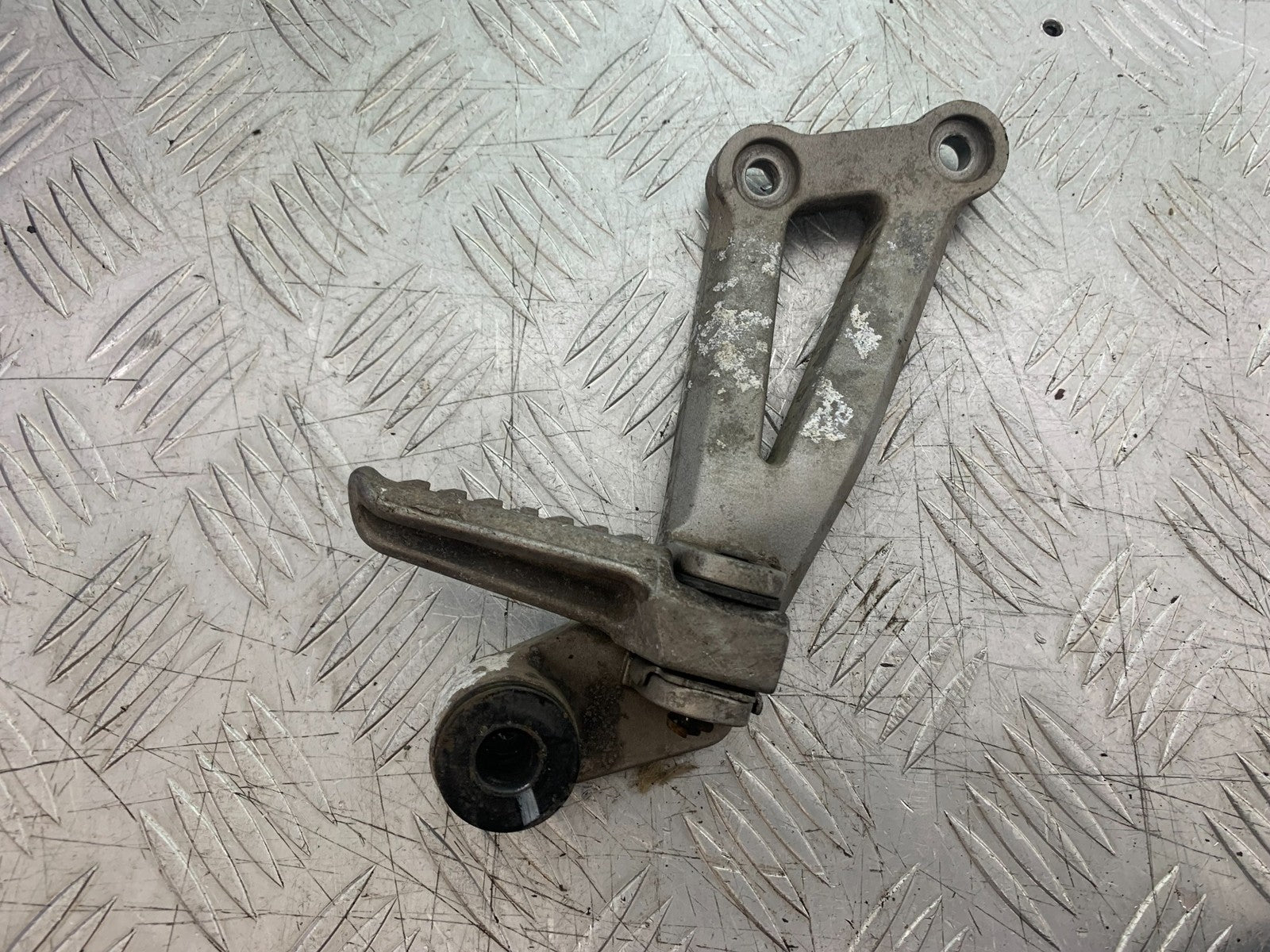 KAWASAKI Z750 Z 750 RIGHT REAR HANGER AND PEG  YEAR 2004-2006  (CMB1234)
