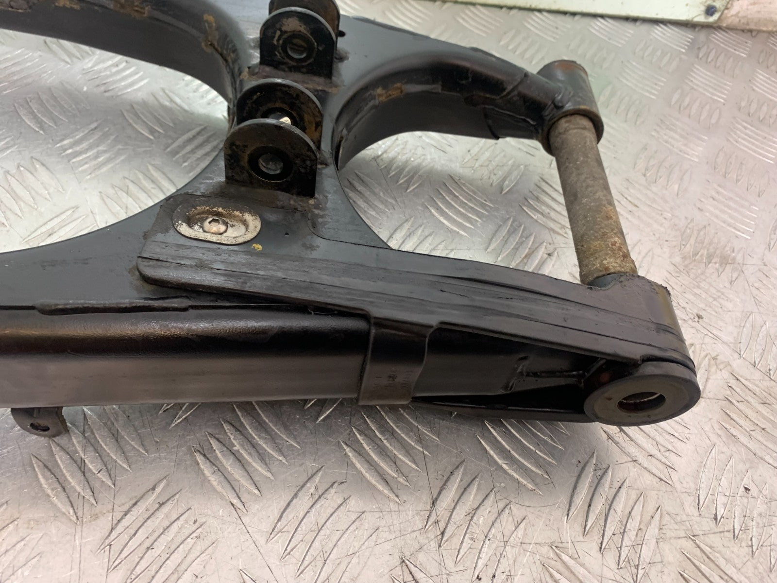 ROYAL ENFIELD HIMALAYAN 411 SWINGARM YEAR 2018-2023 (CMB1322)