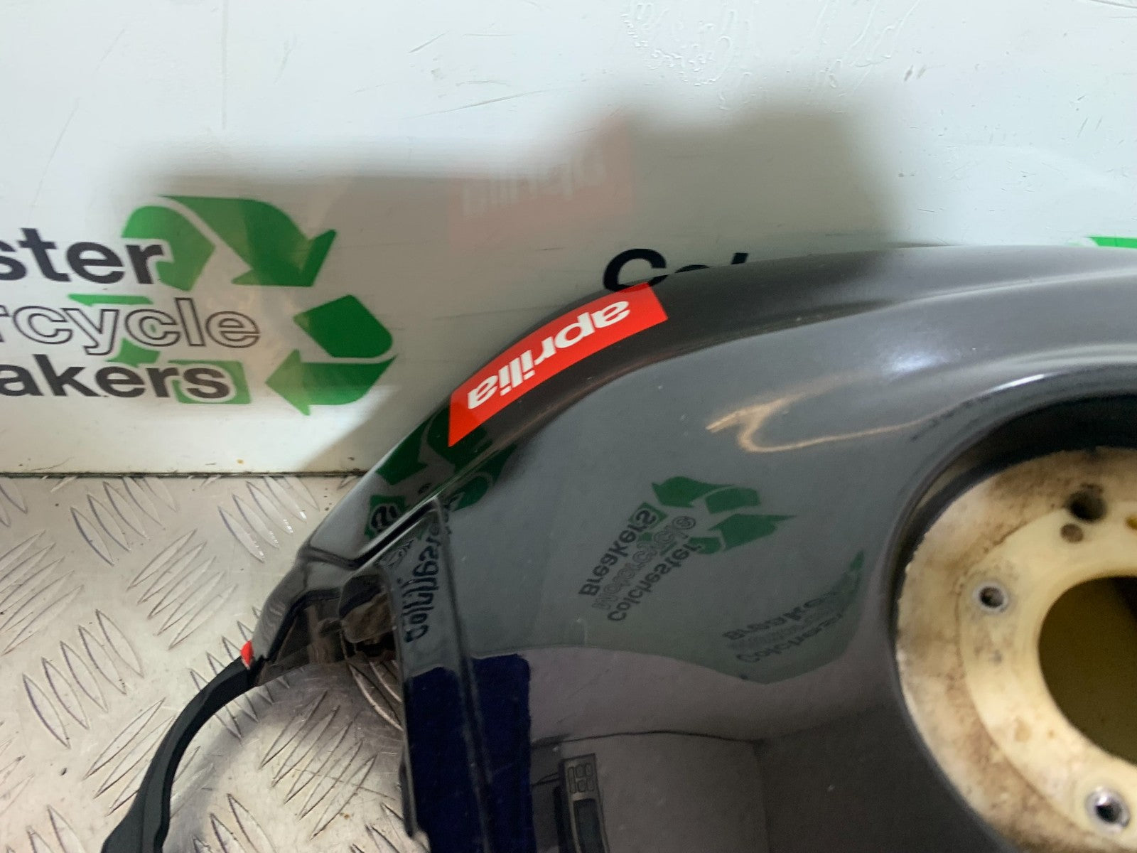 APRILIA RSV4 FACTORY PETROL TANK   YEAR 2009-2012(CMB1224)