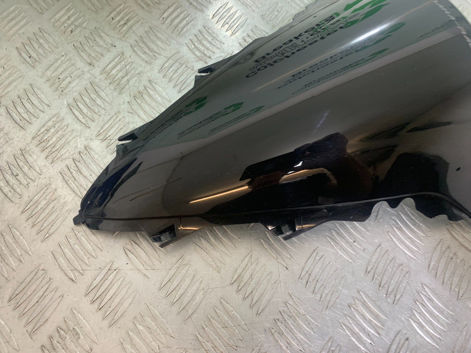 YAMAHA YZF R1 14 B BIG BANG SCREEN  2009-14 (CMB1175)