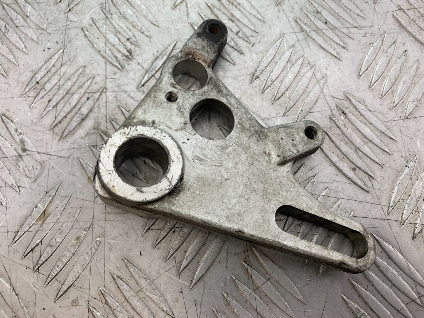 APRILIA RSV1000 RSV 1000 MILLE REAR CALIPER BRACKET  1998- 2003 (CMB1184)