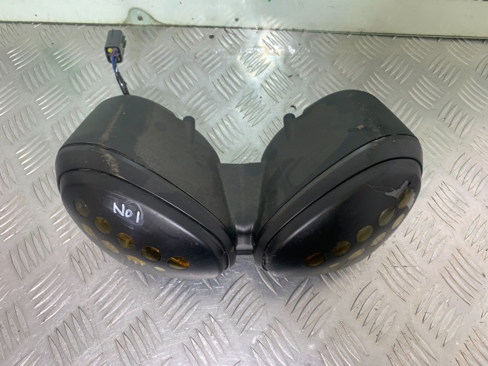 TRIUMPH 1050 SPEED TRIPLE HEADLIGHT  YEAR 2018-2020 (CMB1029)
