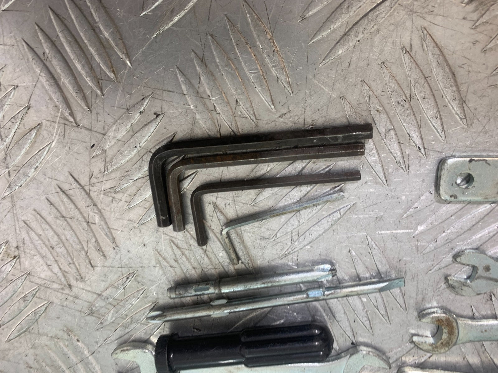 YAMAHA XJ900 XJ 900 DIVERSION TOOLKIT YEAR 1994-2002(CMB1292)