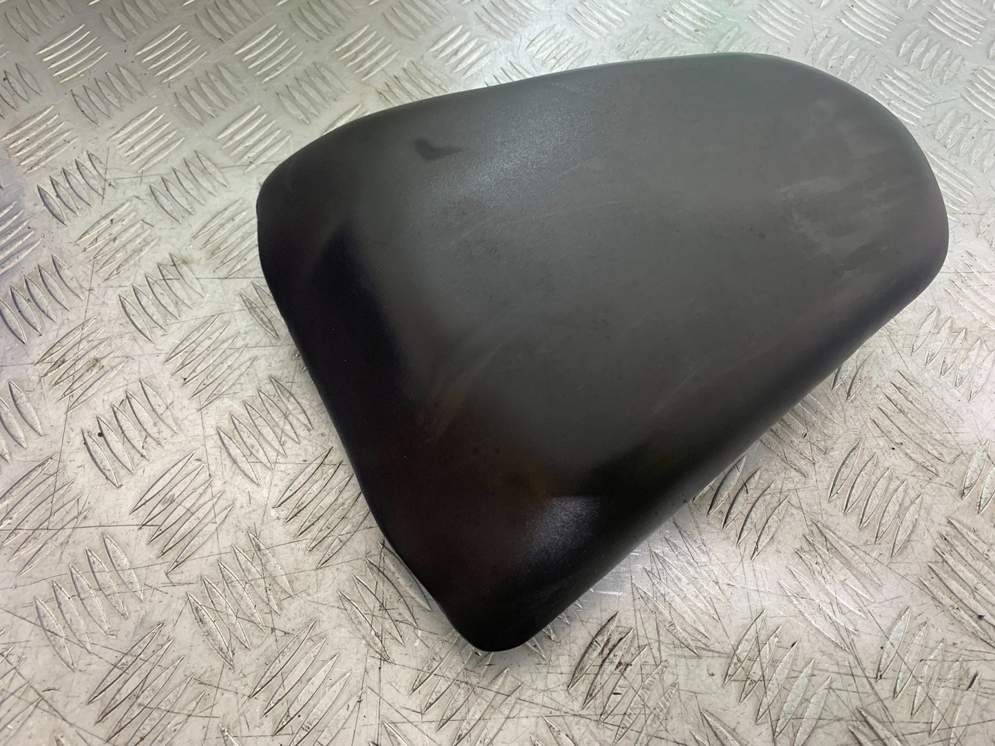 HONDA CB500 F CB500F REAR SEAT   YEAR 2013-2015  (CMB1235)