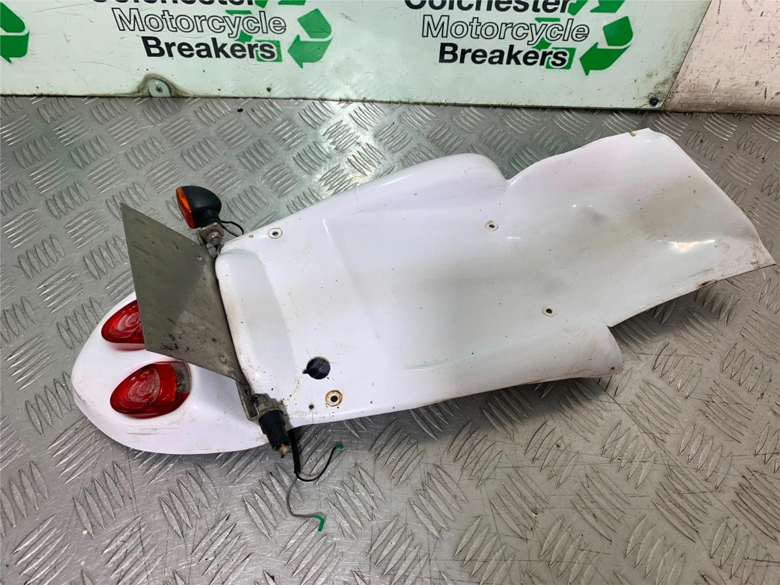 SUZUKI GSXR600 GSXR 600 K1 K2 K3 UNDERTRAY  1999-03 (CMB1284)