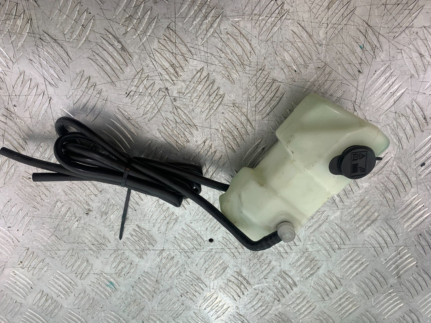 TRIUMPH 675 STREET TRIPLE R COOLANT BOTTLE  YEAR 2013 - 2016 (CMB1221)