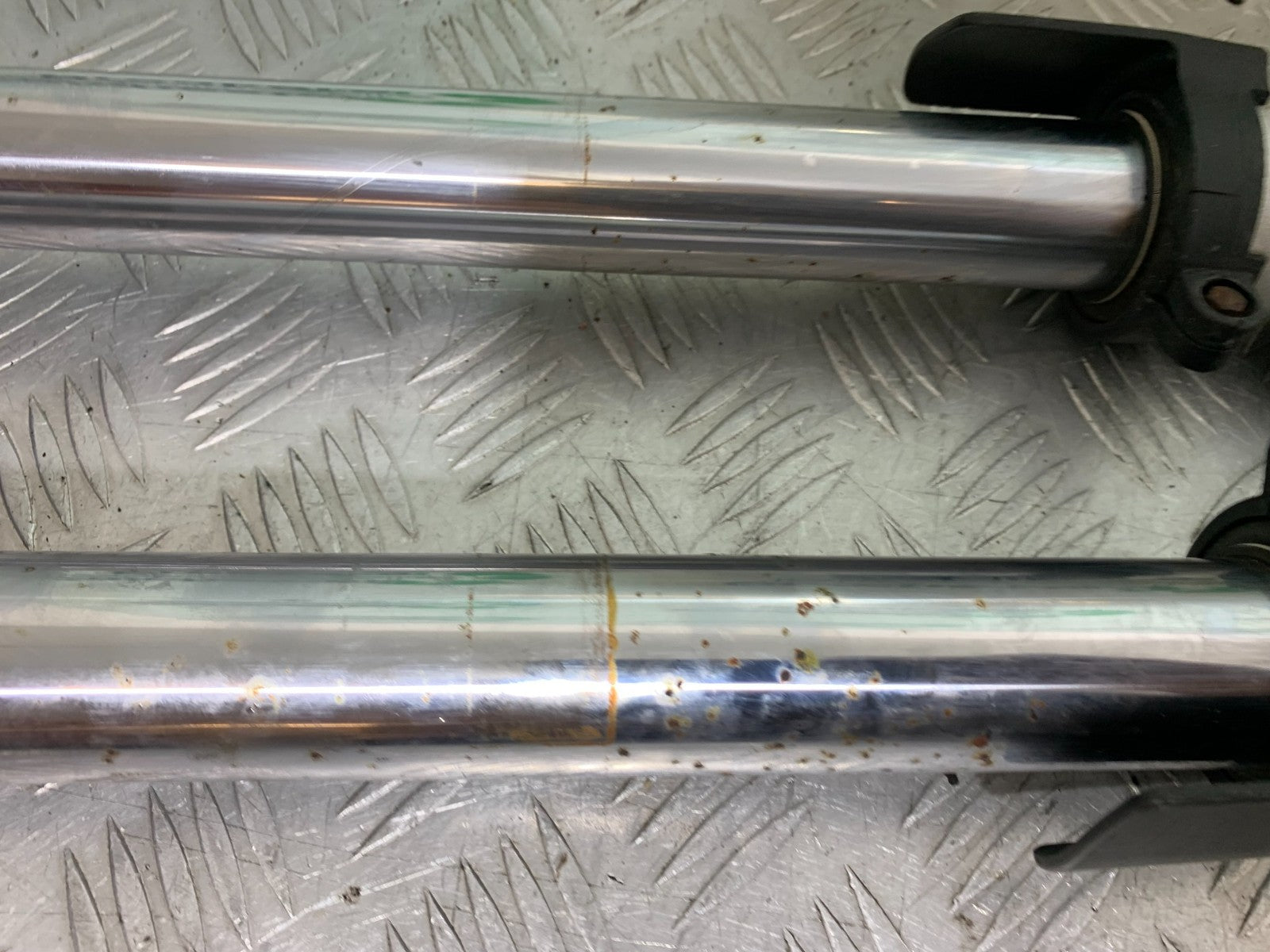 TRIUMPH 955I SPRINT RS FORKS YEAR 1999-03 (CMB1313)