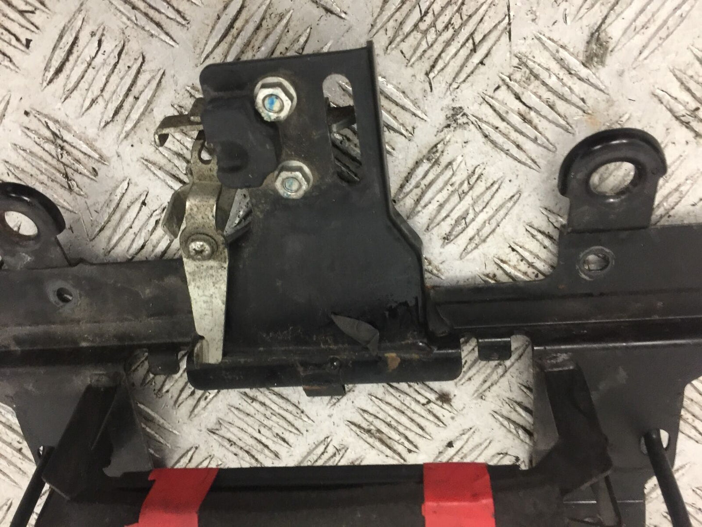 YAMAHA FZ1-N SEAT BRACKET  YEAR 2006-2012  (STOCK 787)