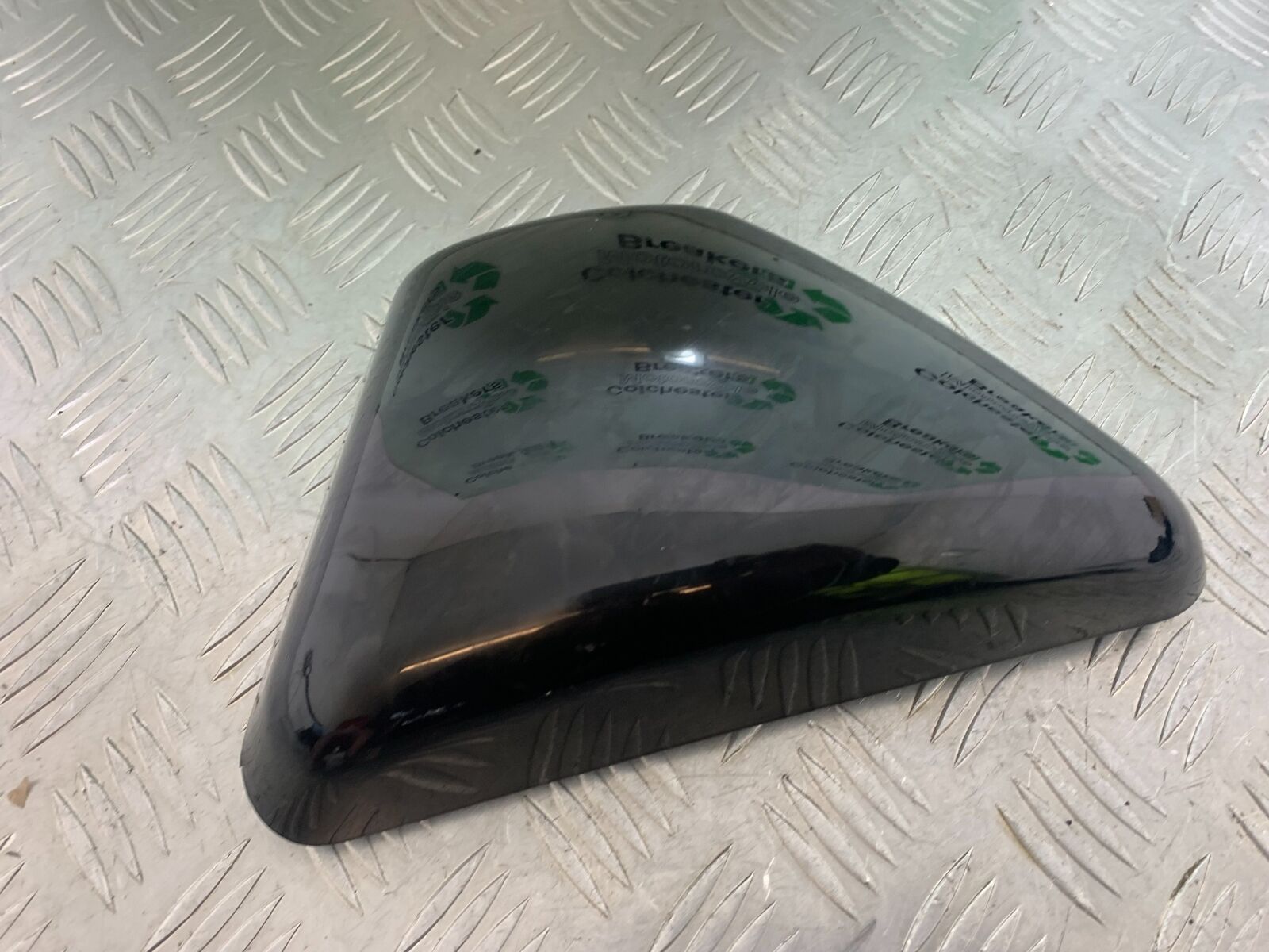 MUTT GT-SS 125 RIGHT SEAT PANEL  YEAR 2020- 2024 (CMB1085)