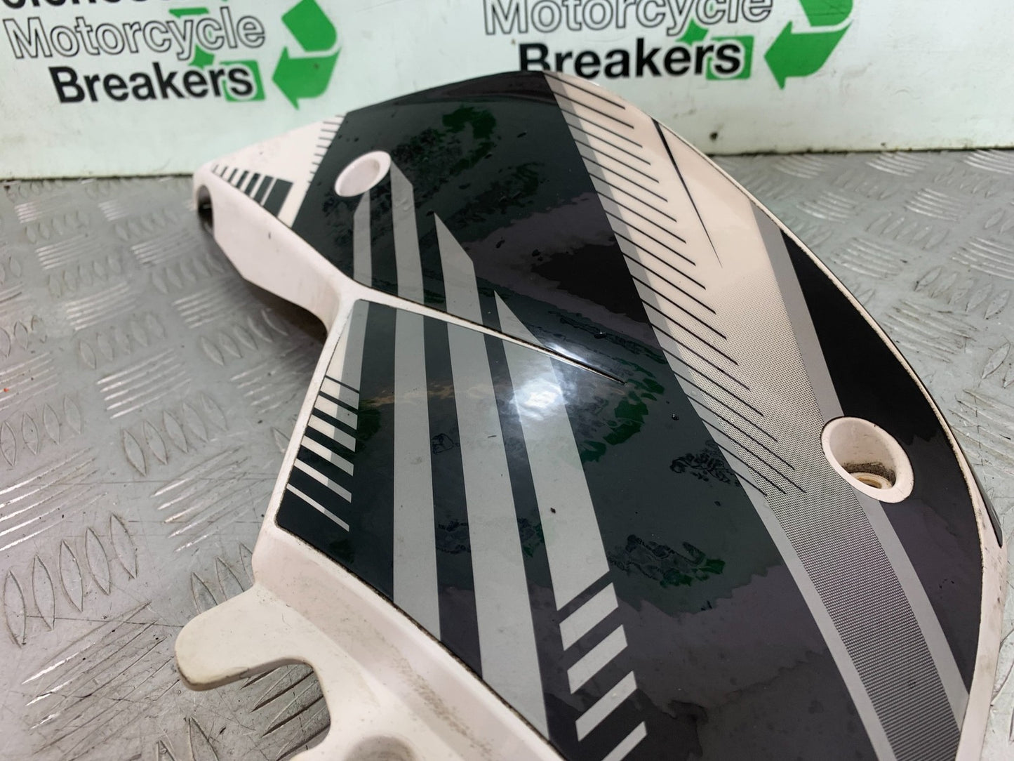 KTM 690 DUKE R LC4 LEFT TANK PANEL YEAR 2012-2015  (CMB1180)