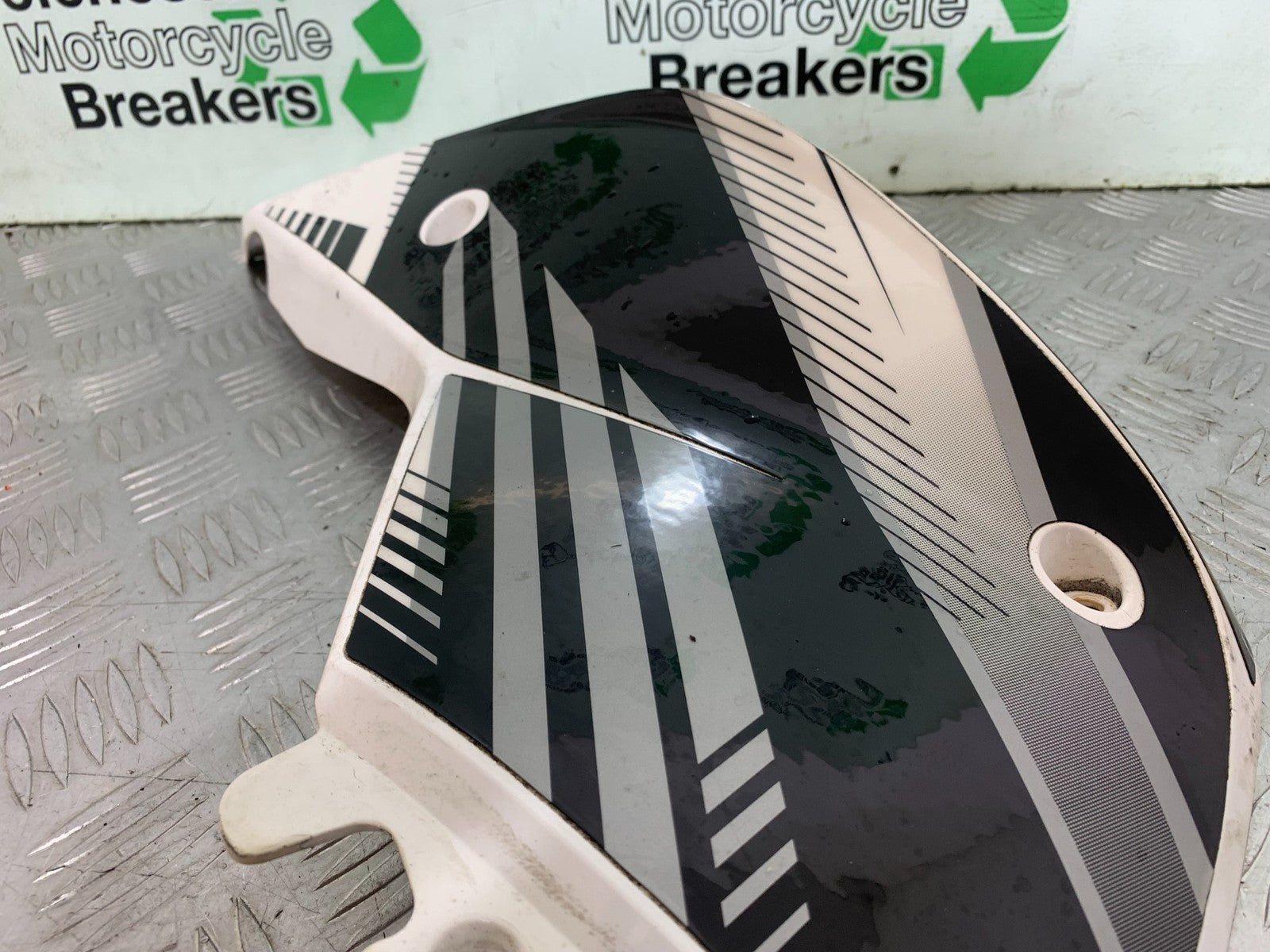 KTM 690 DUKE R LC4 LEFT TANK PANEL YEAR 2012-2015  (CMB1180)