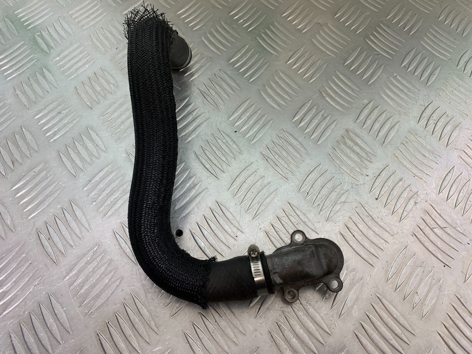 SUZUKI GSXR1000 GSXR 1000 WATER PIPE   2009-2016 (CMB1049)