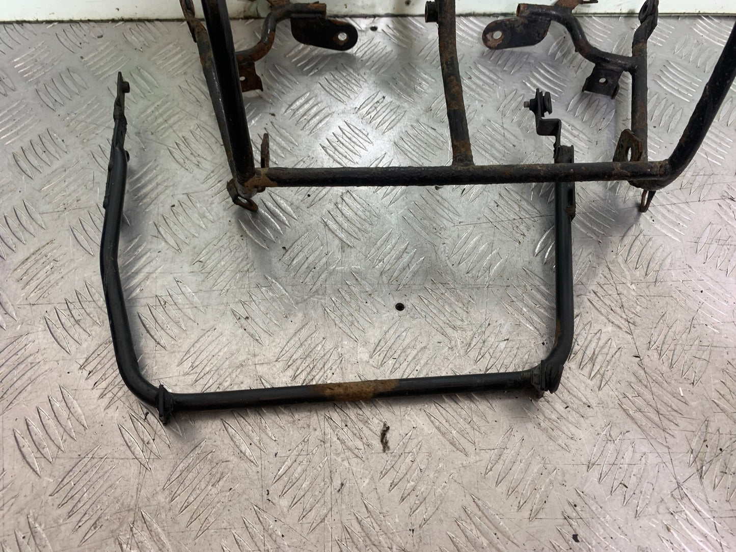 TRIUMPH TROPHY 900 FAIRING BRACKET  YEAR 1991-95 (CMB1251)