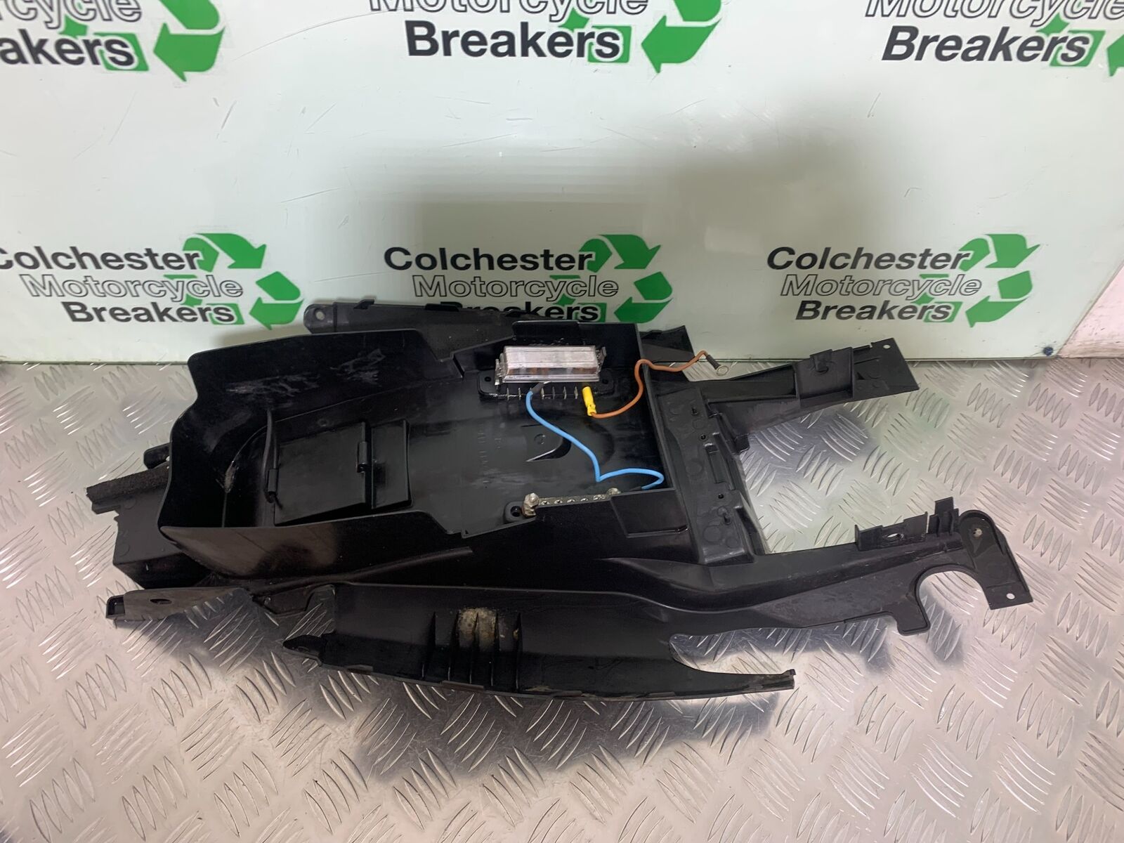 SUZUKI DL 650 V-STROM UNDERTRAY  YEAR 2016 (STOCK 996)