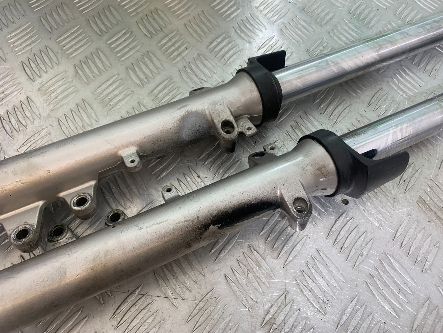 SUZUKI GSF600 GSF 600 BANDIT FORKS YEAR 2001-2003 (CMB1157)