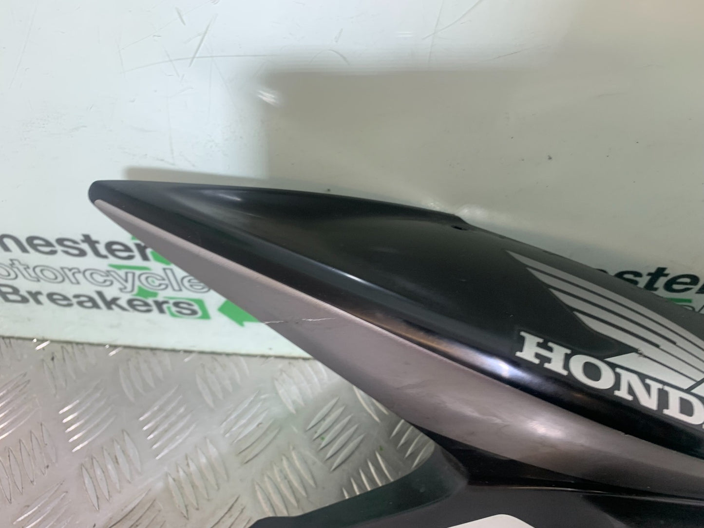 HONDA CBF125 CBF 125 RIGHT FAIRING  YEAR 2009-14  (CMB1172)