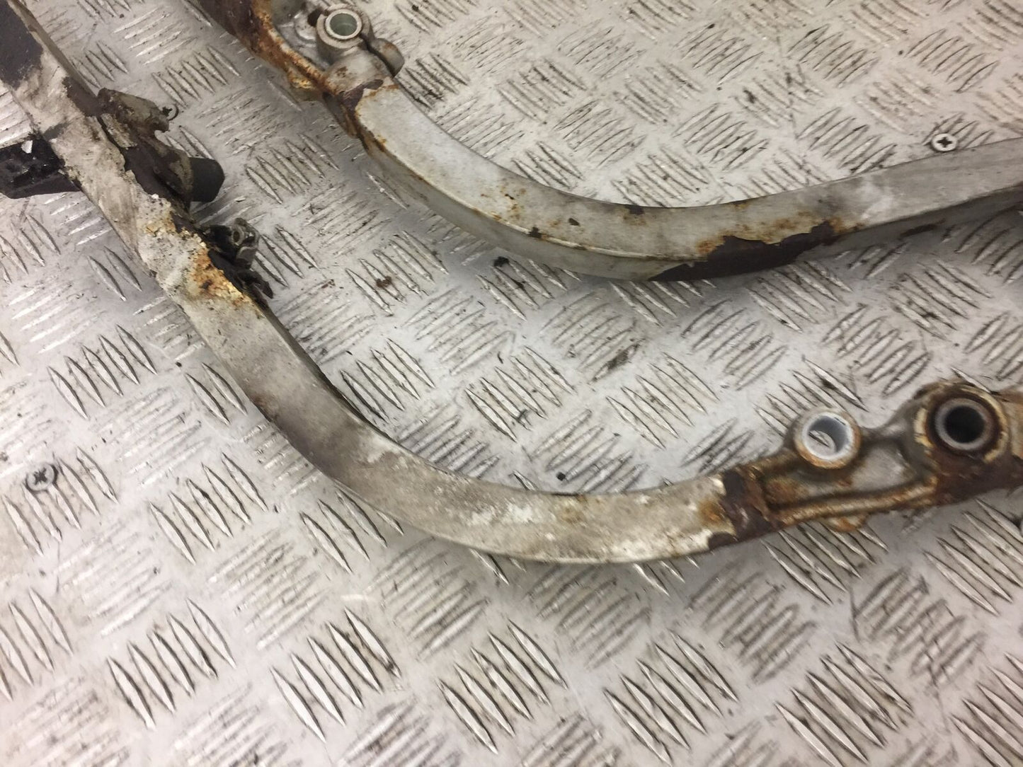 YAMAHA FJ1200 FJ 1200 3XW FRAME RAILS  YEAR 1991 (STOCK 482)