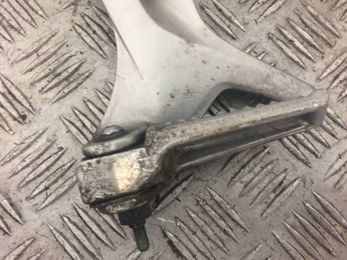 HONDA VFR800 VFR 800 V TEC LEFT REAR HANGER  YEAR 2003 (ABS) STOCK 304