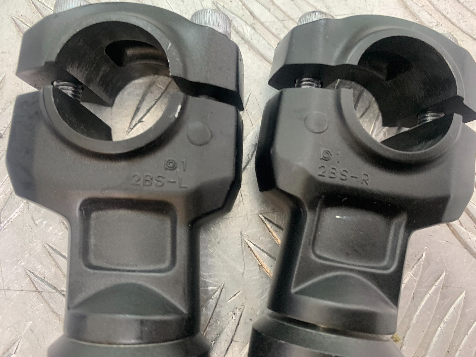YAMAHA XSR900 XSR 900 HANDLEBAR RISERS  YEAR 2022-2024 (CMB1215)