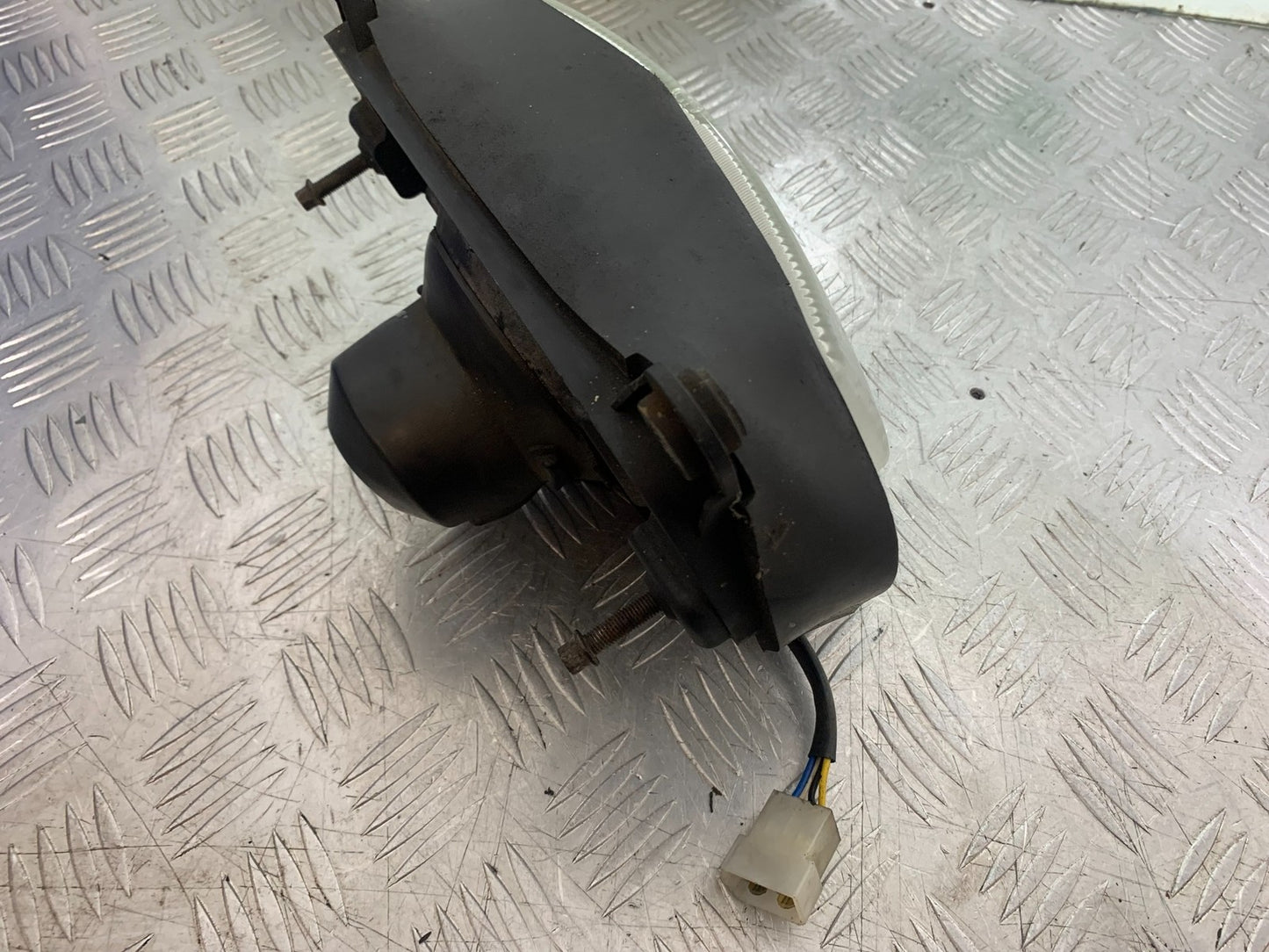 TRIUMPH TROPHY 900 HEADLIGHT   YEAR 1991-95 (CMB1251)