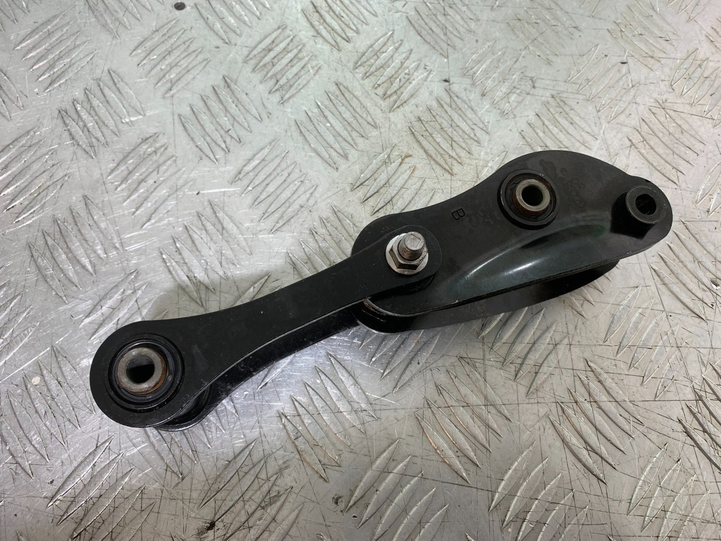 TRIUMPH TRIDENT 660 REAR SHOCK LINKAGE  YEAR 2021-2024 (CMB1295)