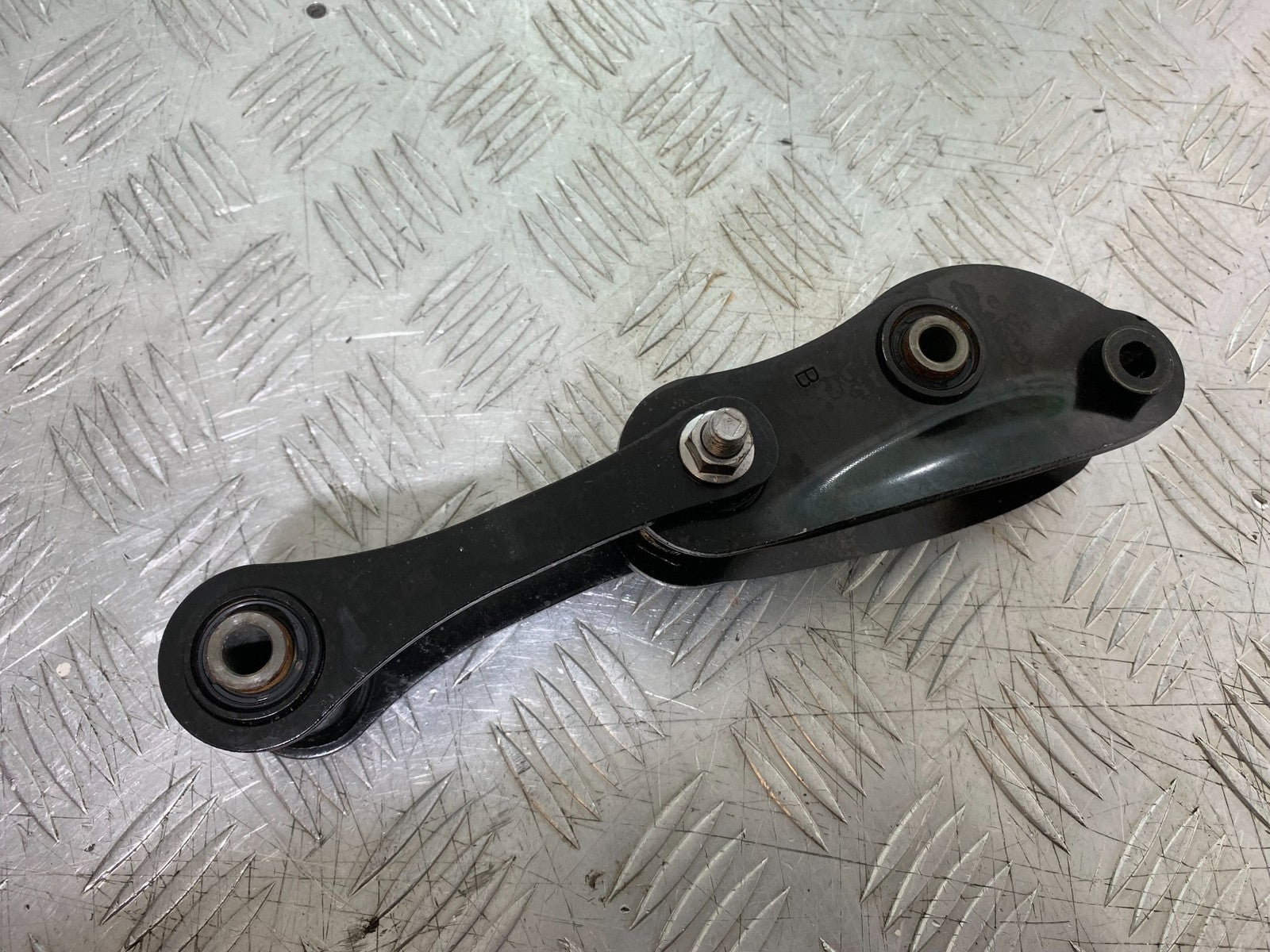 TRIUMPH TRIDENT 660 REAR SHOCK LINKAGE  YEAR 2021-2024 (CMB1295)