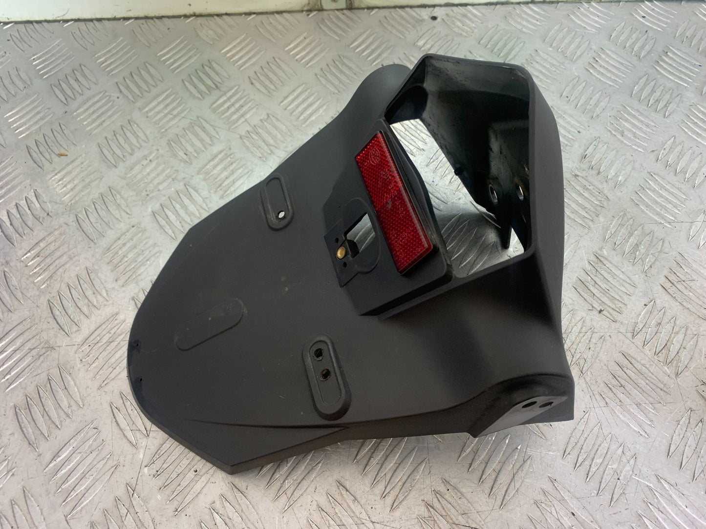 TRIUMPH 1050 SPRINT ST REAR MUDGUARD  YEAR 2004-2007 (CMB1197)