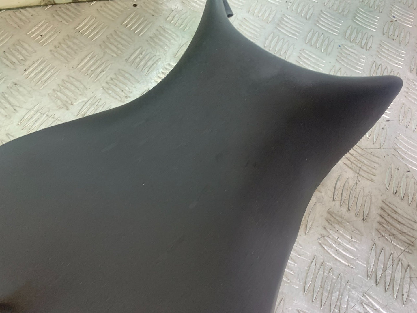 YAMAHA YZF R1 14 B BIG BANG FRONT SEAT  2009-14 (CMB1175)