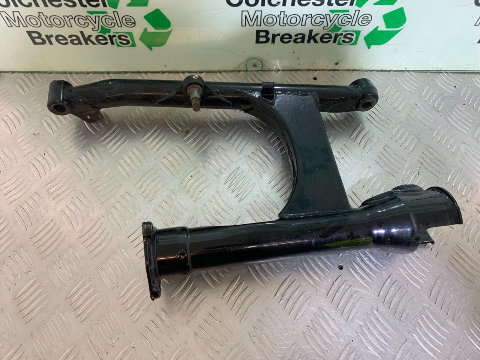 SUZUKI VS1400 VS 1400 INTRUDER SWINGARM  YEAR 1988 (CMB1077)