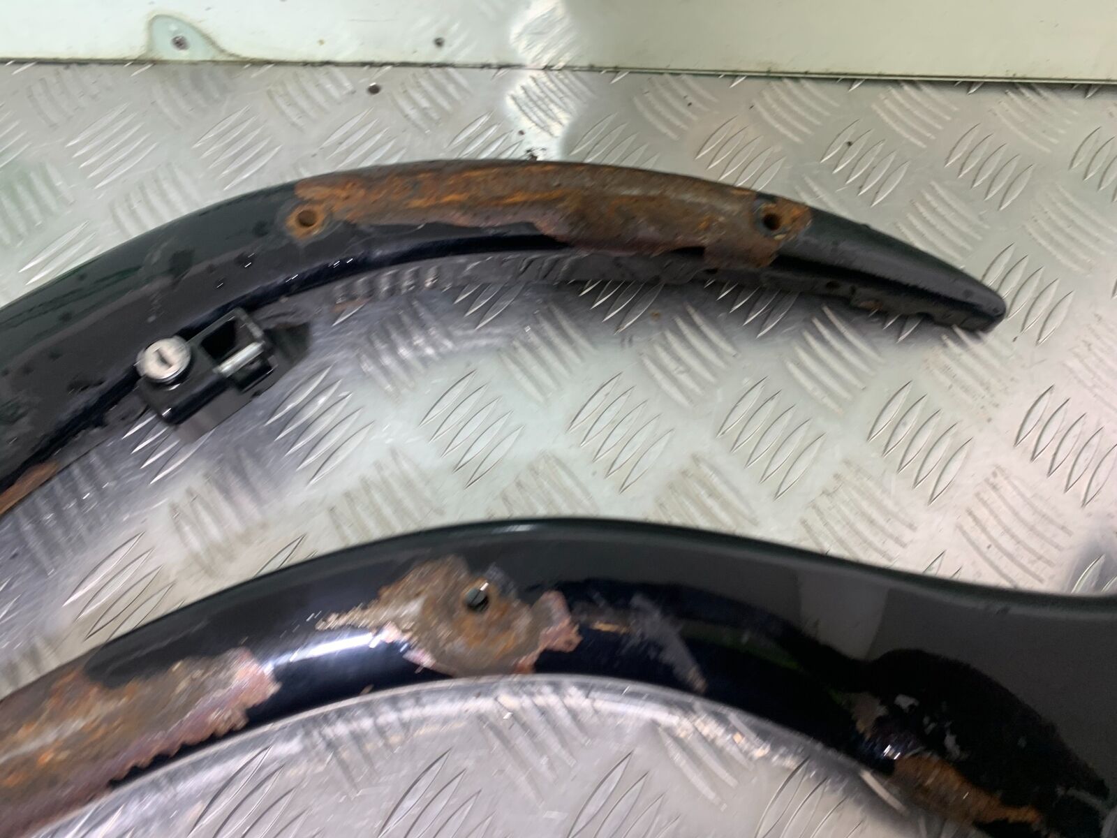 SUZUKI INTRUDER VL800 C800 REAR MUDGUARD BRACKETS   YEAR 2012-16 (CMB1039)