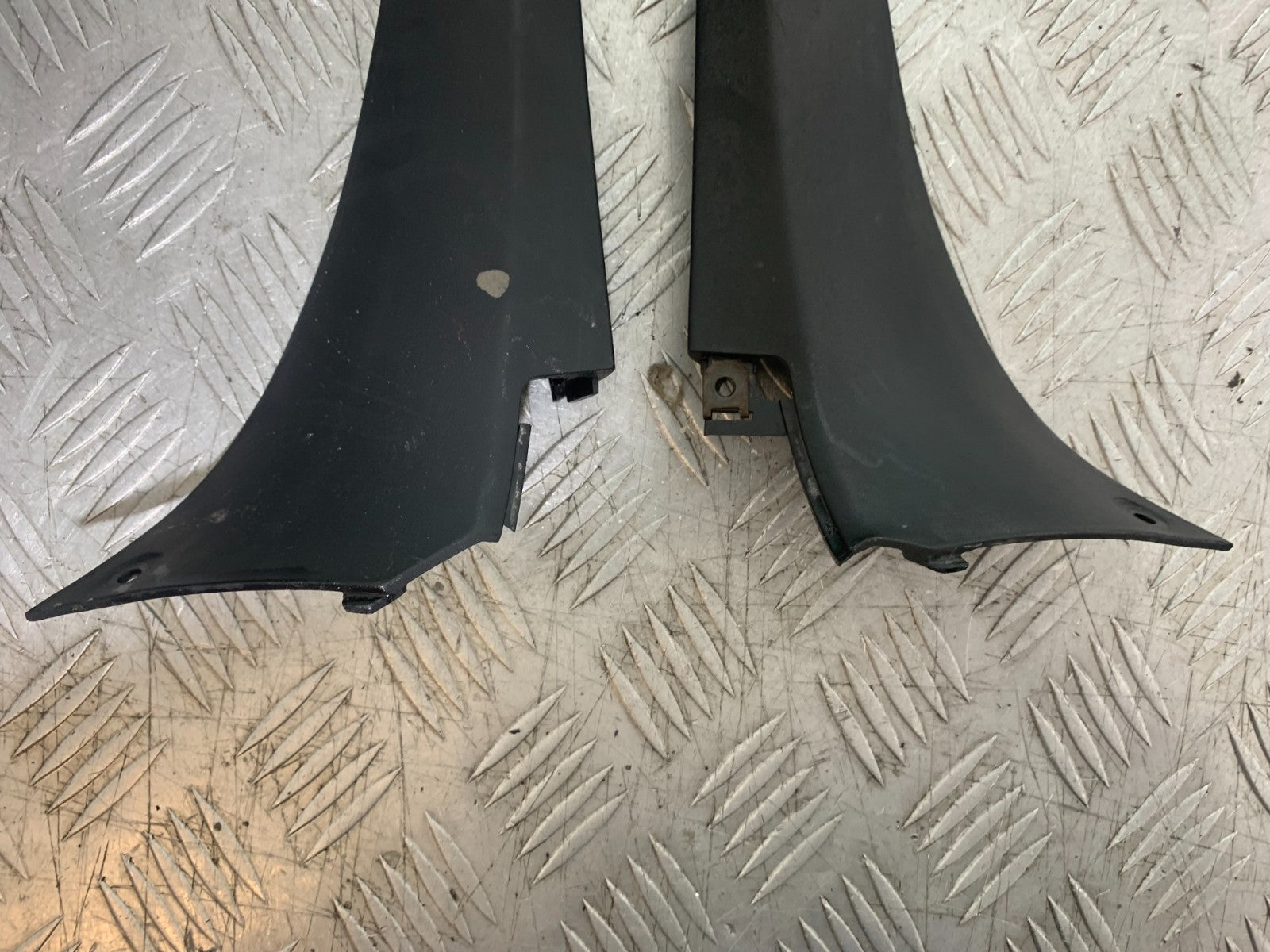 SUZUKI RF900 RF 900 LEFT AND RIGHT TOP INFILLS  YEAR 1994-1999 CMB1326
