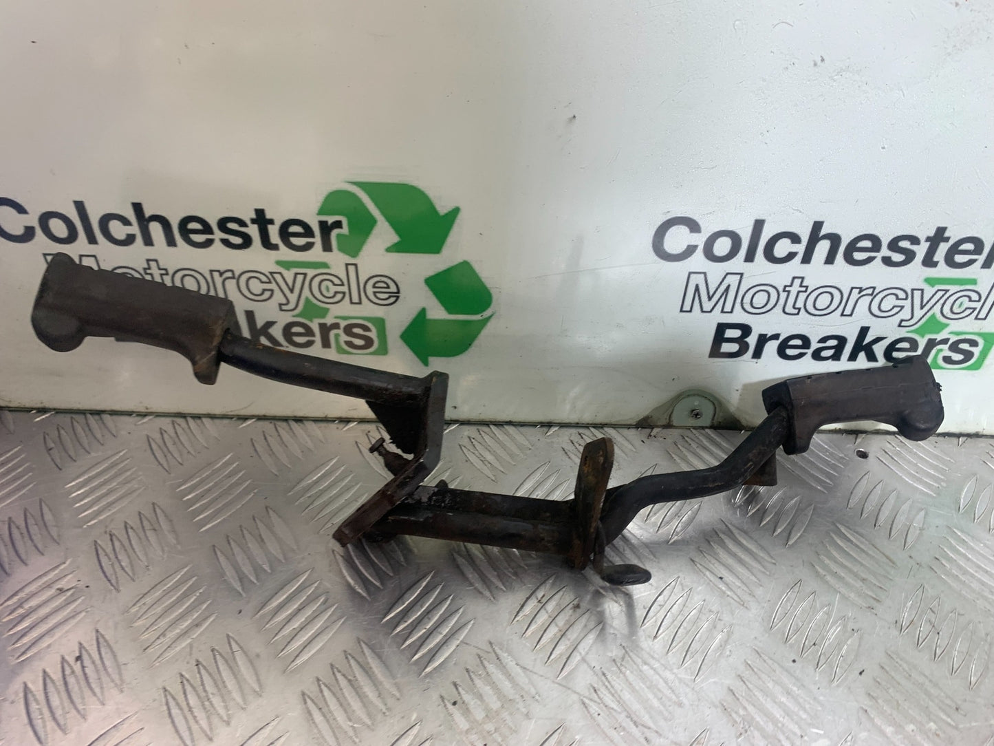 YAMAHA YBR125 YBR 125 FRONT FOOTREAR BAR YEAR 2010-2017 (CMB1163)