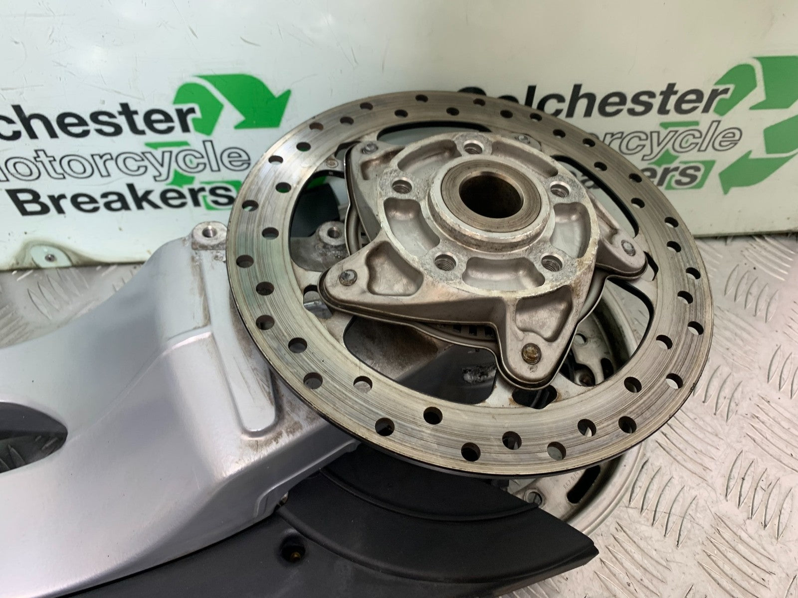 BMW F800 GT SWINGARM DISC HUB   YEAR 2013-2017 (CMB1248)