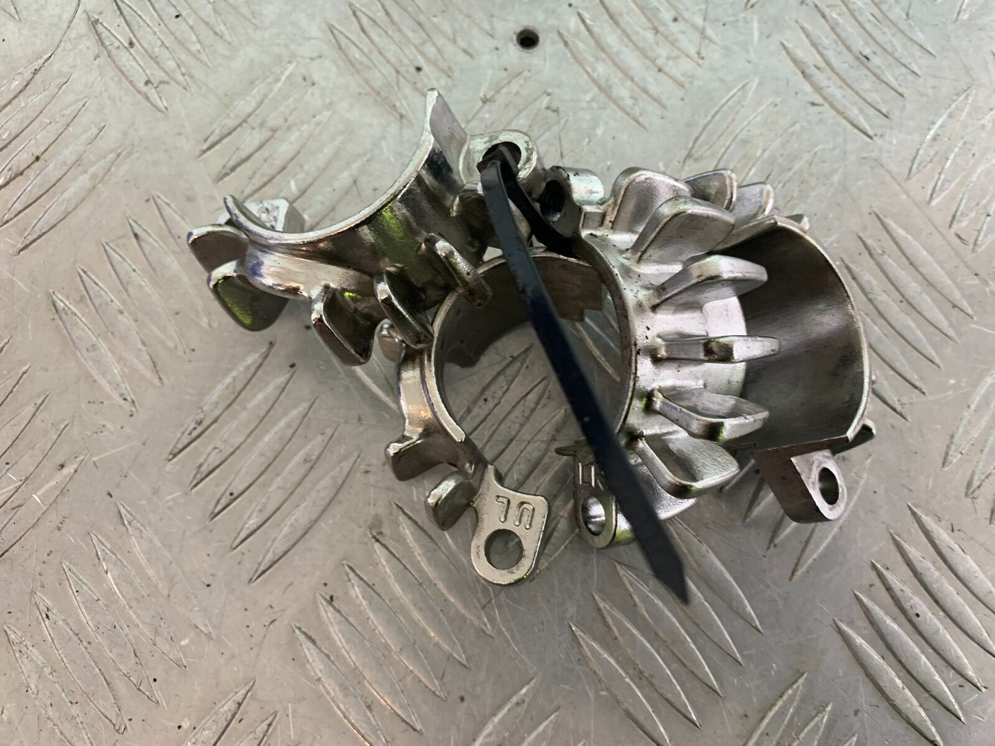 TRIUMPH BONNEVILLE T100 EXHAUST CLAMPS  YEAR 2017-2021 (CMB1084)