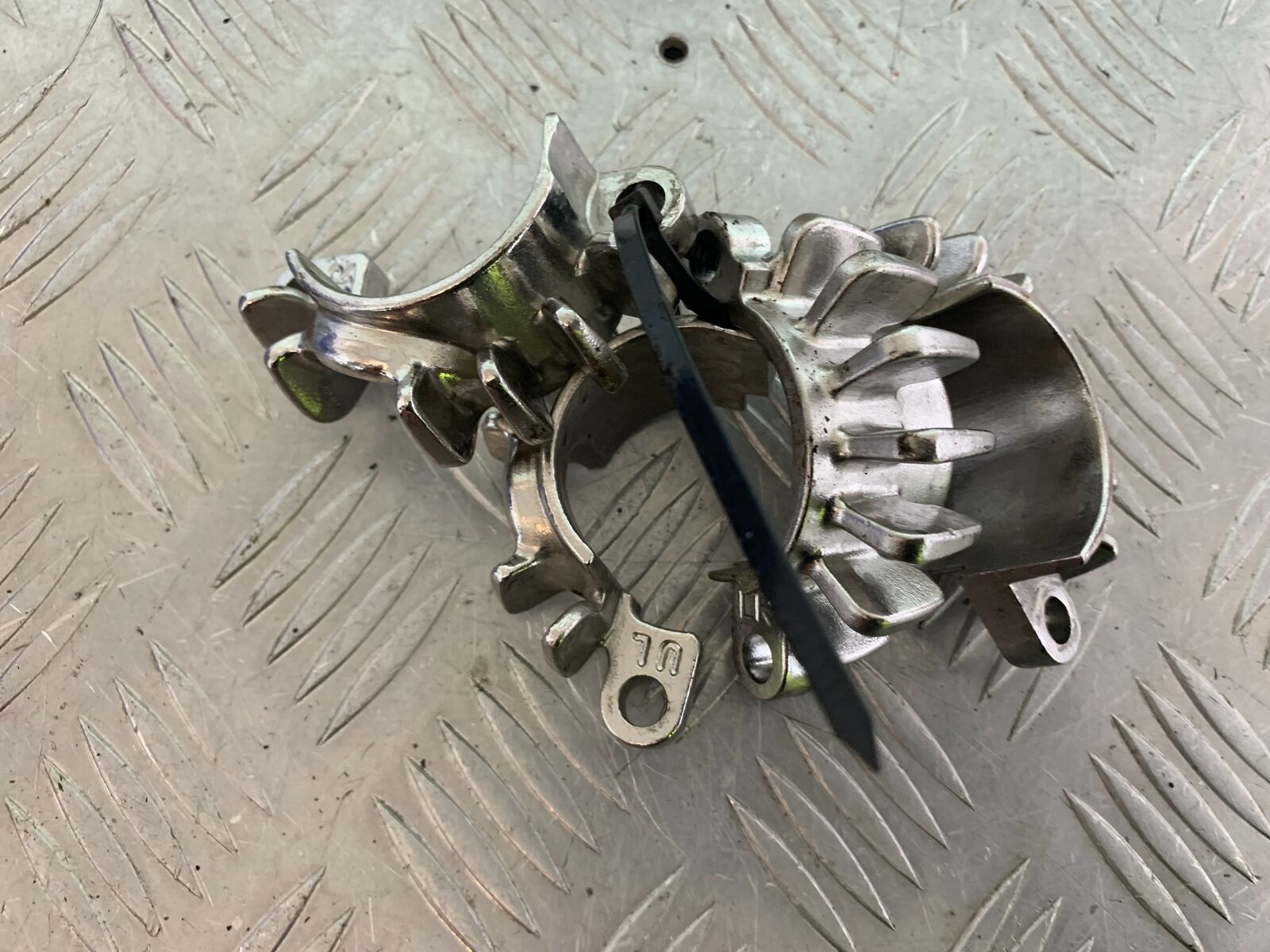TRIUMPH BONNEVILLE T100 EXHAUST CLAMPS  YEAR 2017-2021 (CMB1084)