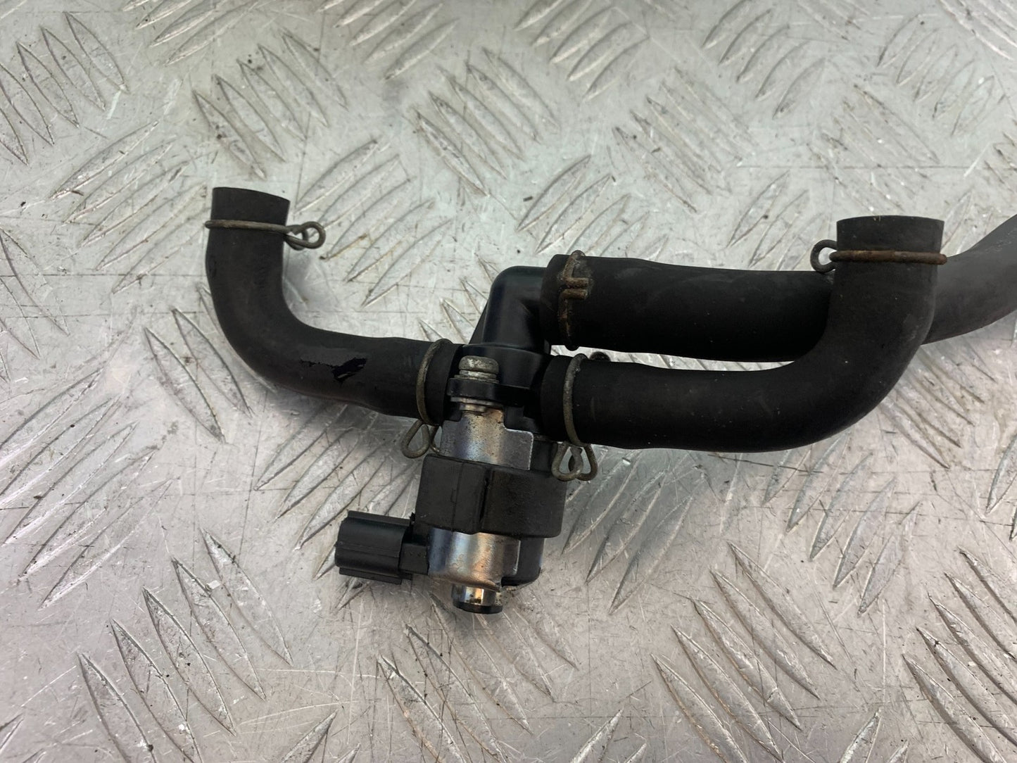 HONDA CBR1000 rr FIREBLADE AIR VALVE   2012-2016 (CMB1280)