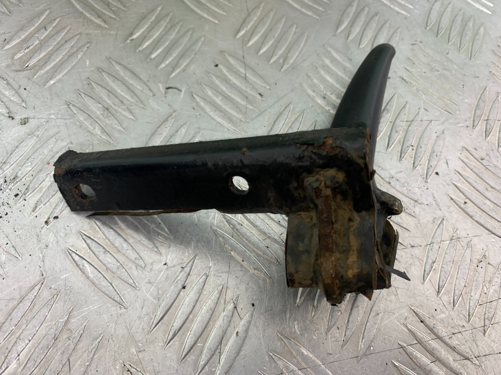 TRIUMPH 955i SPRINT ST GRAB HANDLE  YEAR 1999-04 (CMB1230)