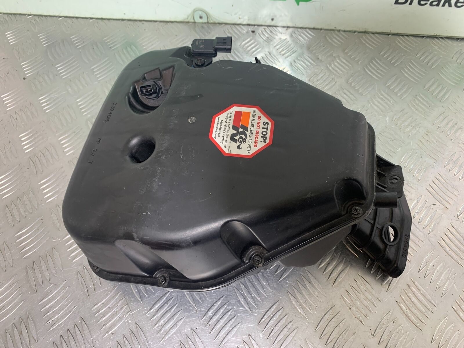 TRIUMPH 1050 SPRINT ST AIRBOX   YEAR 2004-2007 (CMB1089)