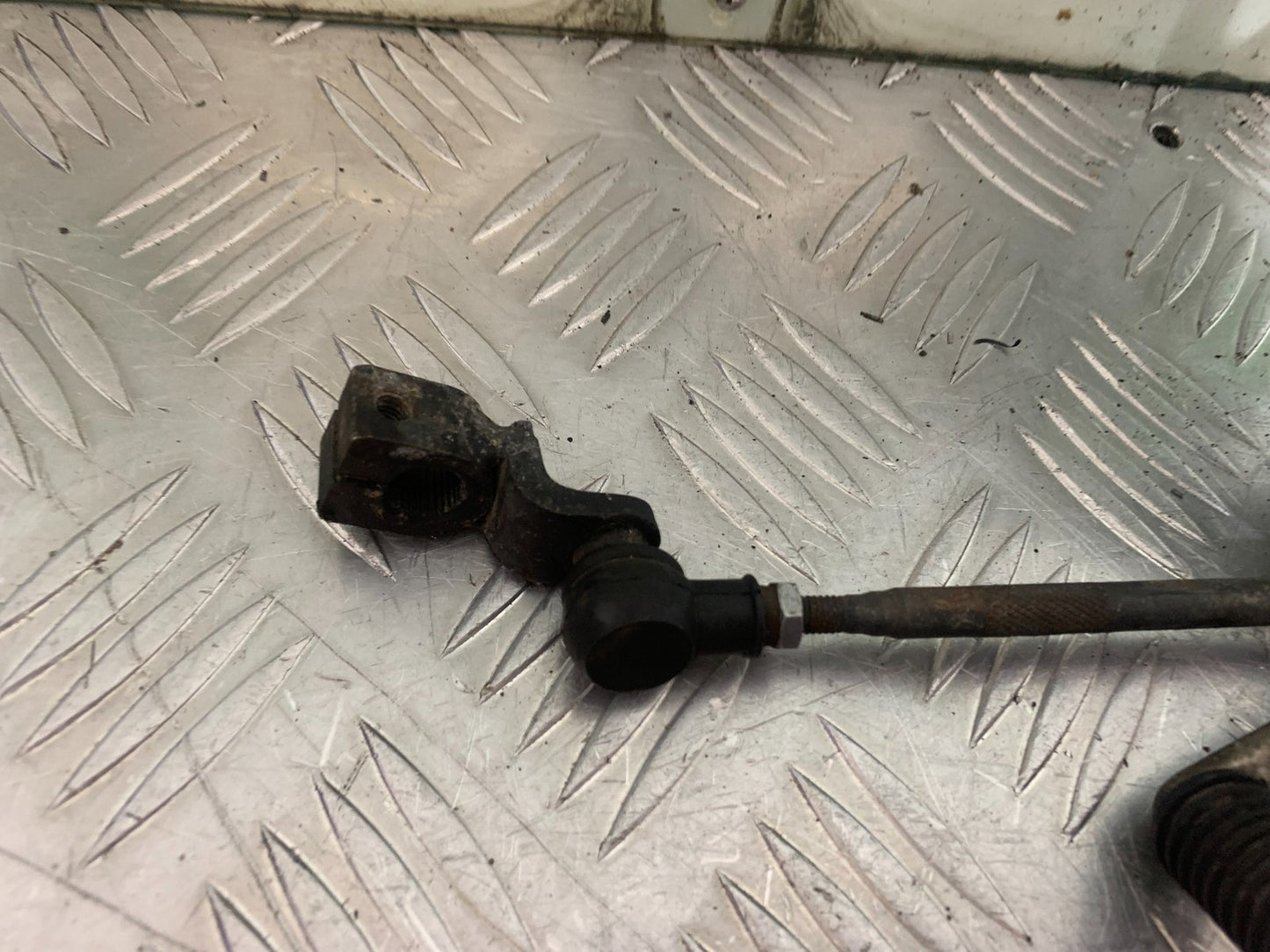 KAWASAKI ZX6R ZX6 F FRONT LEFT HANGER  YEAR 1995-1997 (CMB1169)