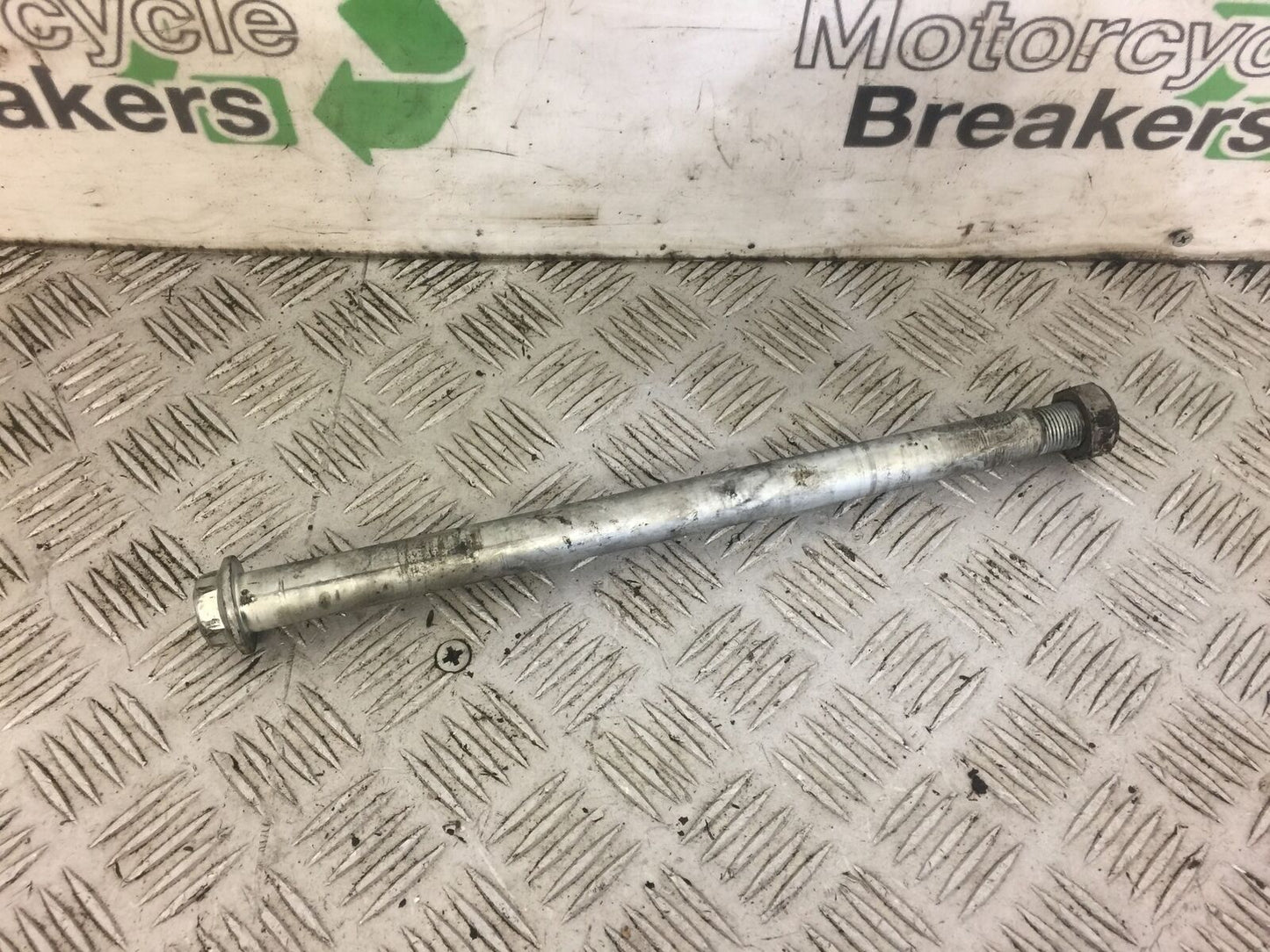 HONDA CB1000R CB 1000 R SWINGARM SPINDLE  YEAR 2008 (STOCK 475)