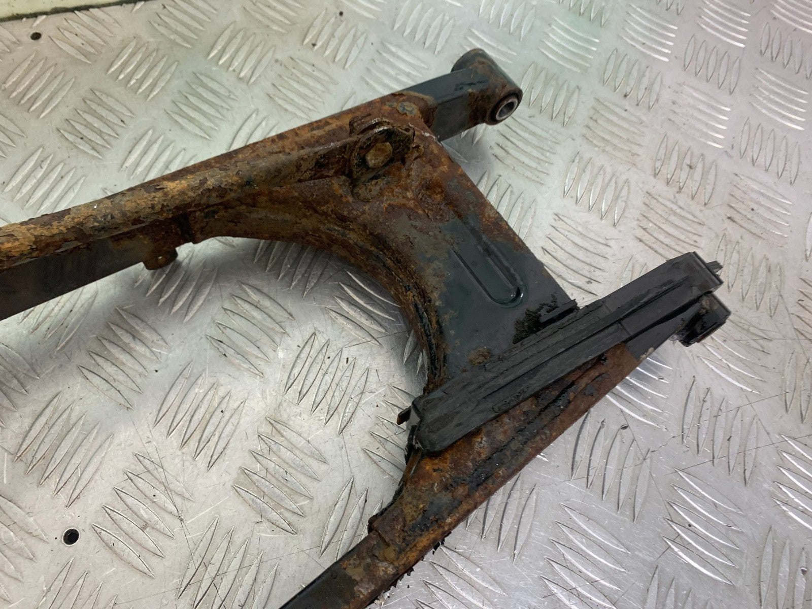 HONDA CBF125 CBF 125 SWINGARM  YEAR 2009-14 (CMB1182)