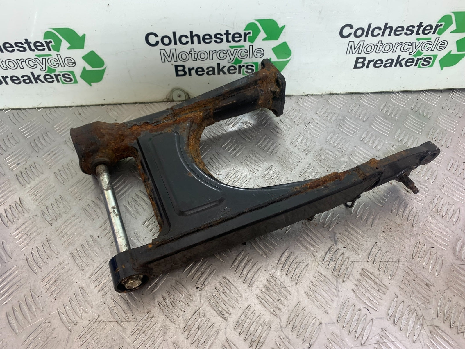 KAWASAKI VN1500 CLASSIC SWINGARM  YEAR 1999 -2006 (CMB1166)
