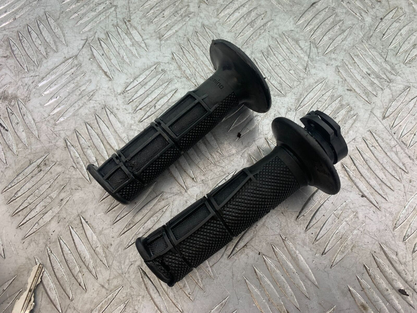 YAMAHA XT125 X XT 125 X THROTTLE TWIST GRIP  2005-2011 (CMB1097)