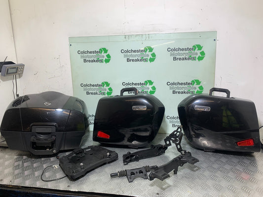 TRIUMPH 1050 SPRINT GT PANNIERS TOP BOX   YEAR 2010-2016 (CMB1250)