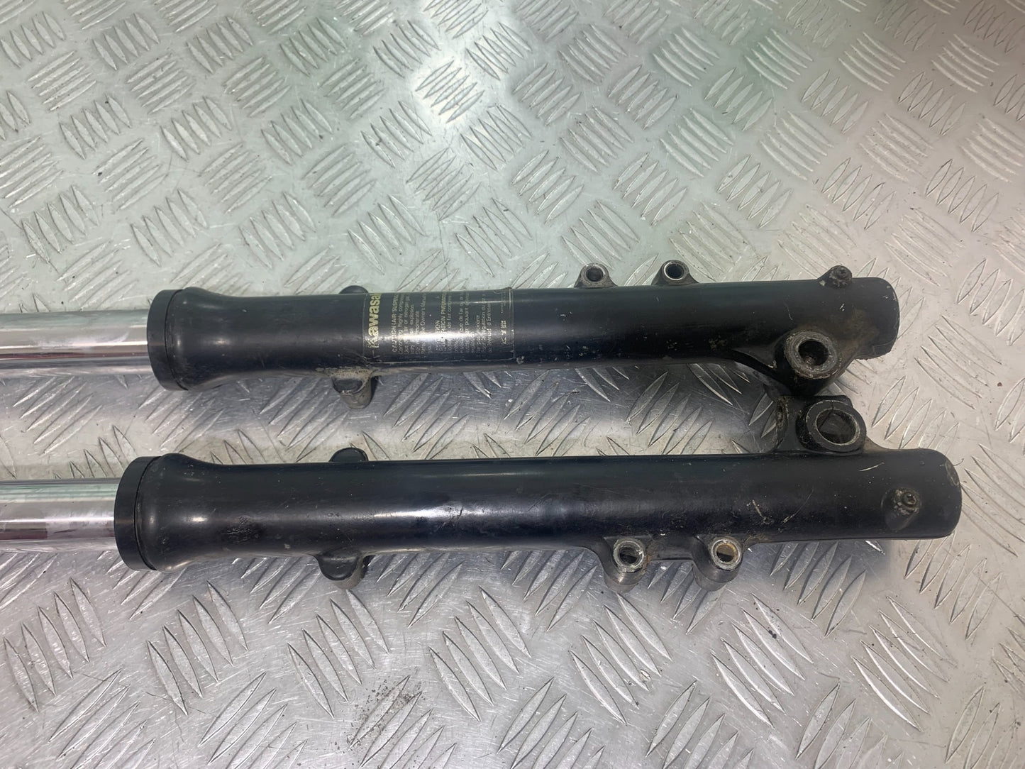 KAWASAKI GT550 GT 550 FORKS YEAR 1984-87 (CMB1141)