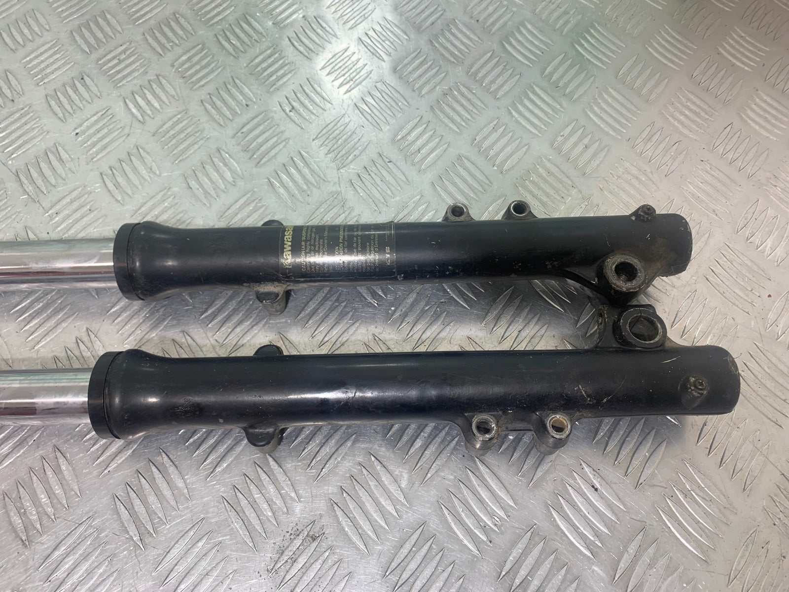 KAWASAKI GT550 GT 550 FORKS YEAR 1984-87 (CMB1141)