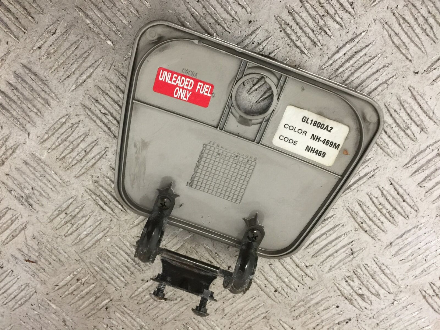 HONDA GL1800 GL 1800 PETROL CAP LID  YEAR 2004-10 ABS (STOCK 890)