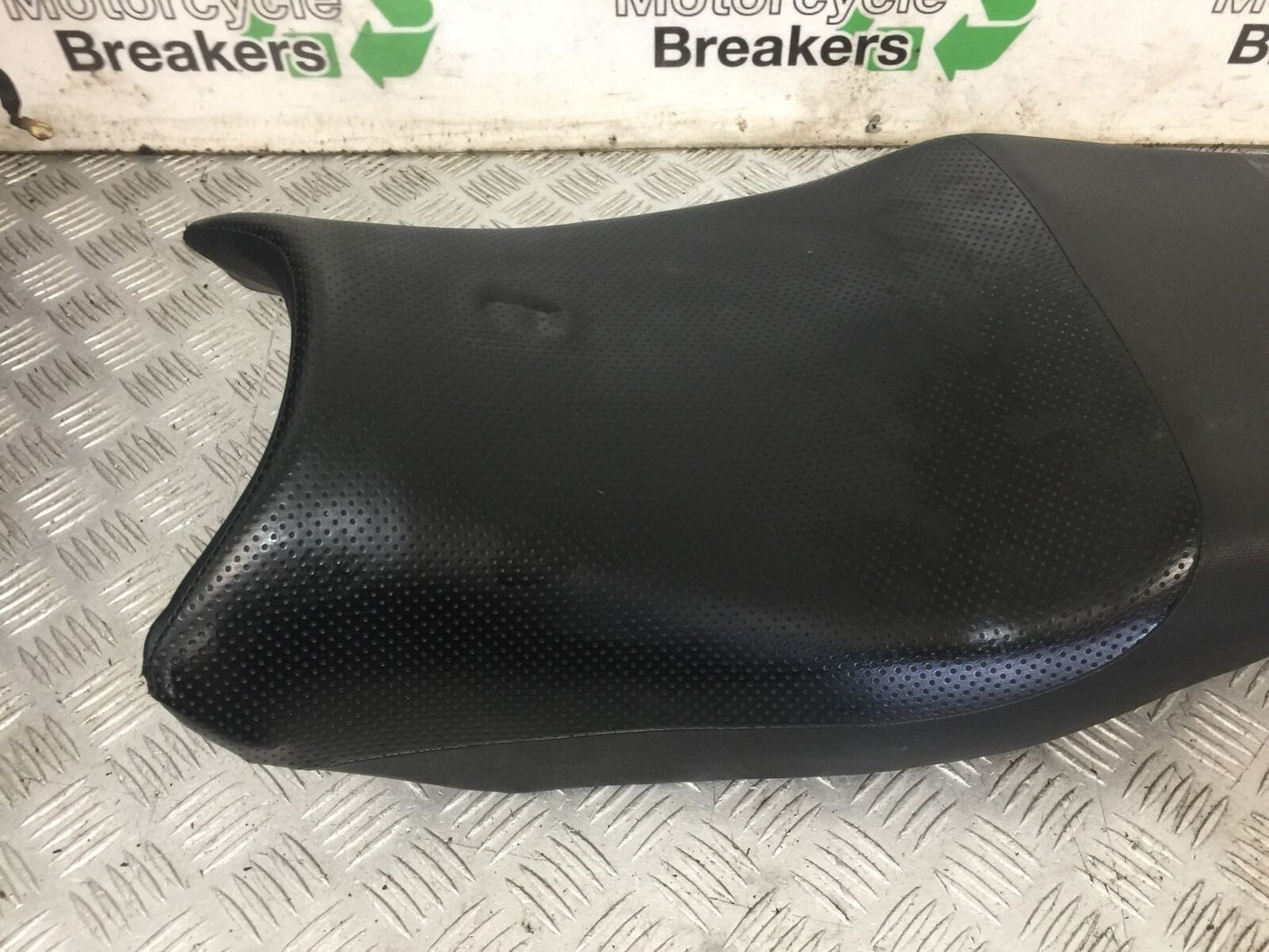SUZUKI GSF600 GSF 600 BANDIT SEAT  YEAR 2002 (STOCK 852)
